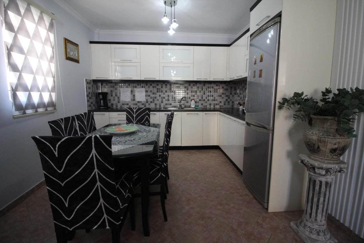 Irina Home Sarandë エクステリア 写真